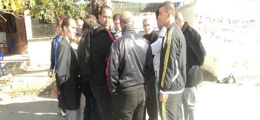 Le président du MAK rencontre les travailleurs de la laiterie de Drâa Ben Khedda Le président du MAK rencontre les travailleurs de la laiterie de Drâa Ben Khedda