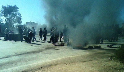 La police algérienne procède à l'arrestation de manifestants à Tuviret La police algérienne procède à l'arrestation de manifestants à Tuviret