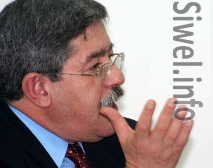 Ahmed Ouyahia brandit la menace islamiste face aux Kabyles